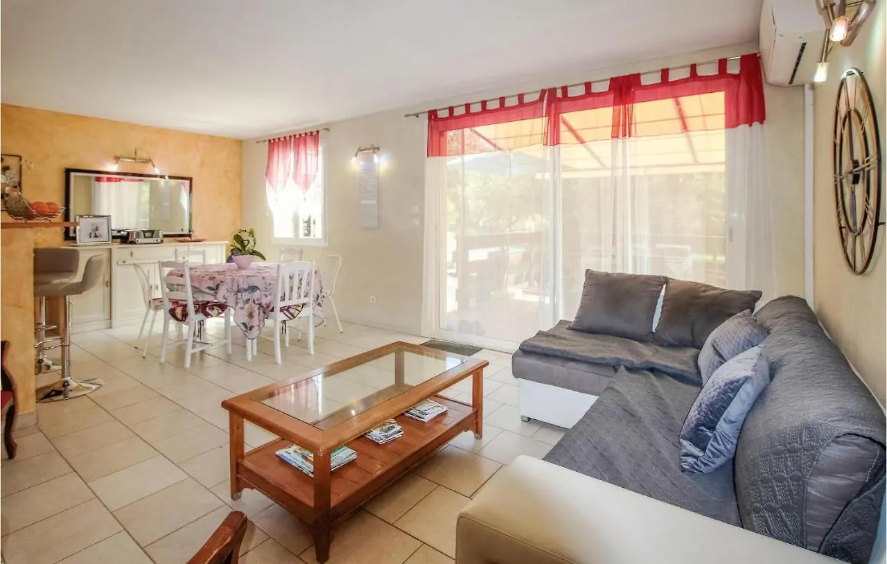 2 Bedroom Gorgeous Home In Rousset Les Vignes Feriehus